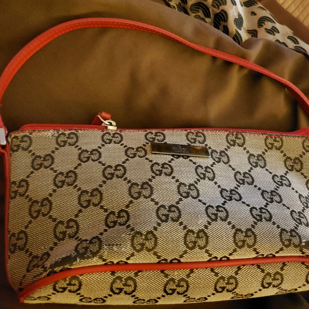 Cute!!!!Gucci Canvas Pochette(pre-loved)